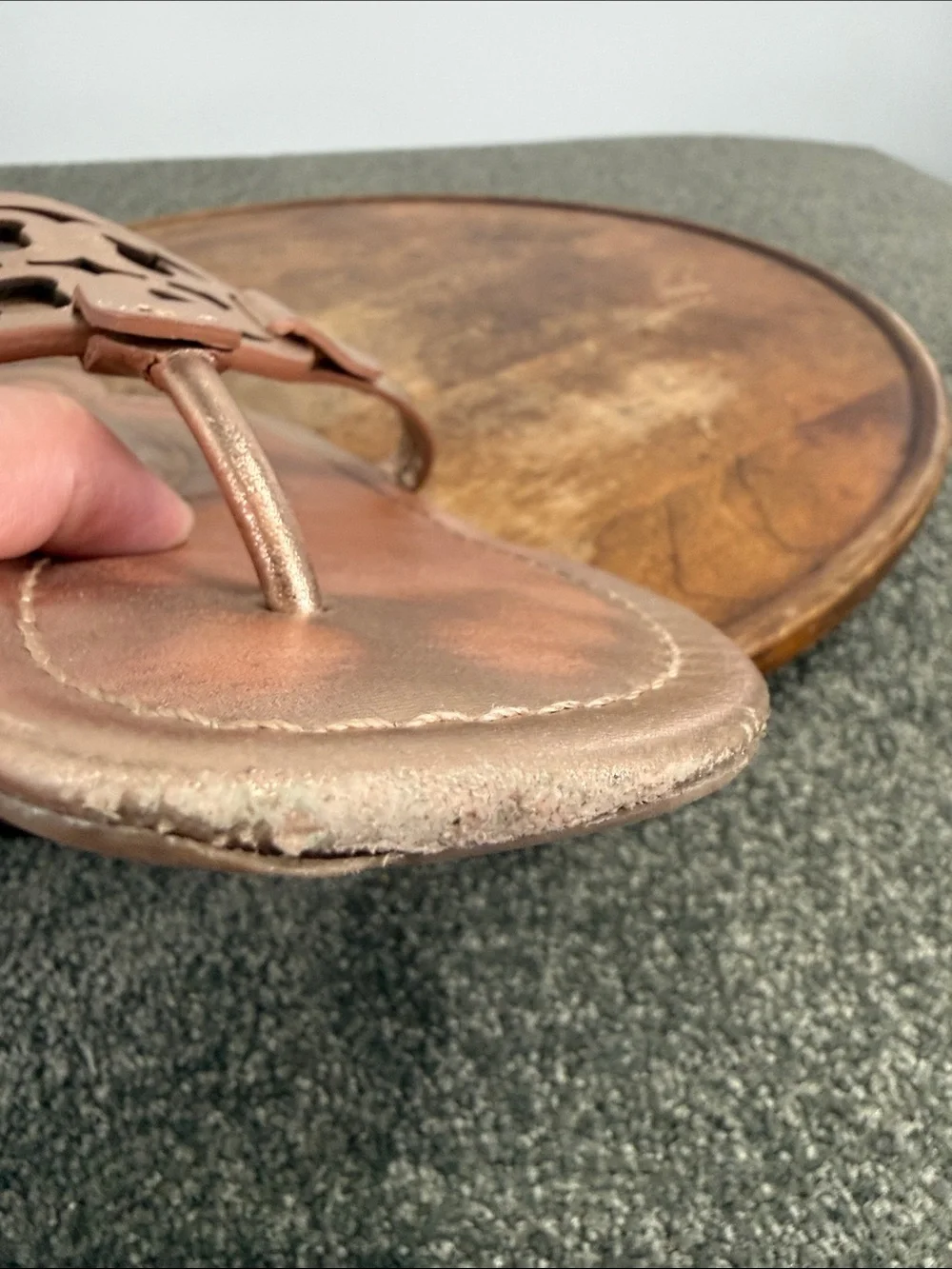 Tory Burch Sandals Wm 6.5 M Metallic Rose Gold Leather Logo Thong Flip flops